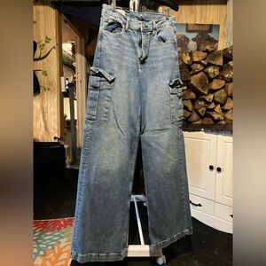 Women's GAP Blue Cargo Jeans wideleg. NWOT